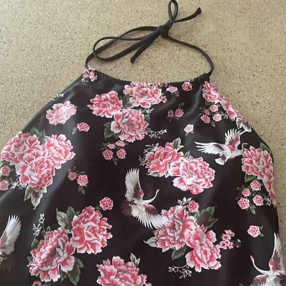 Black halter neck one piece swimsuit with roses and cranes print - Picture 4 of 14